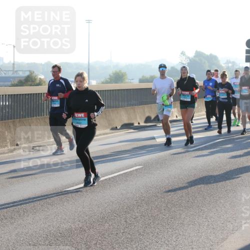 03.10.2025 - Köhlbrandbrückenlauf Lena Gebhardt http://msf.ph/oto/9042781 03.10.2025 09:26:15 Position 1 2622 meine-sportfotos.de