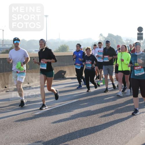03.10.2025 - Köhlbrandbrückenlauf Lena Gebhardt http://msf.ph/oto/9042837 03.10.2025 09:26:17 Position 1 2514, 1700 meine-sportfotos.de