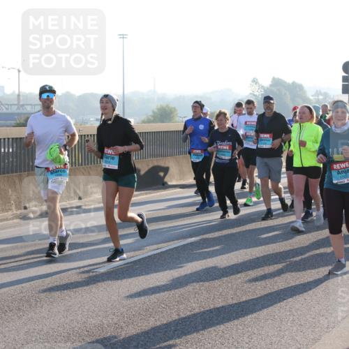 03.10.2025 - Köhlbrandbrückenlauf Lena Gebhardt http://msf.ph/oto/9042842 03.10.2025 09:26:17 Position 1 1938, 2514, 1700 meine-sportfotos.de