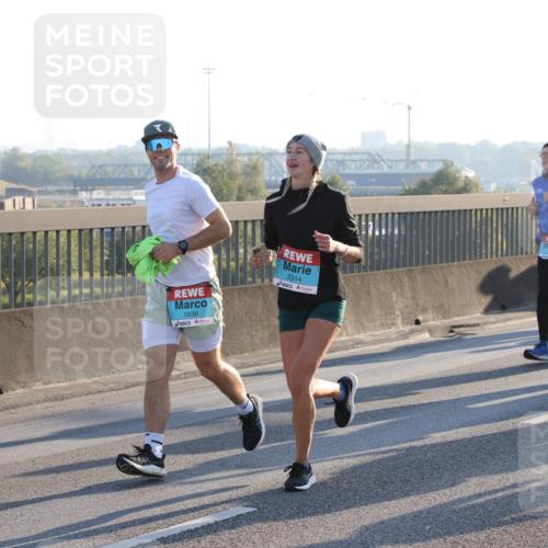 03.10.2025 - Köhlbrandbrückenlauf Lena Gebhardt http://msf.ph/oto/9042877 03.10.2025 09:26:18 Position 1 1938, 2514 meine-sportfotos.de