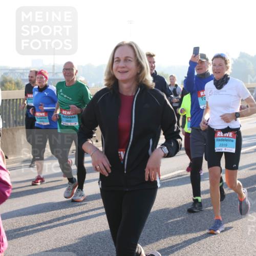 03.10.2025 - Köhlbrandbrückenlauf Lena Gebhardt http://msf.ph/oto/9043014 03.10.2025 09:26:22 Position 1 3662, 2319, 1704 meine-sportfotos.de