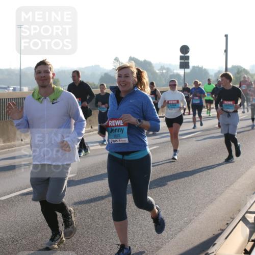 03.10.2025 - Köhlbrandbrückenlauf Lena Gebhardt http://msf.ph/oto/9043233 03.10.2025 09:26:29 Position 1 1571, 3693 meine-sportfotos.de