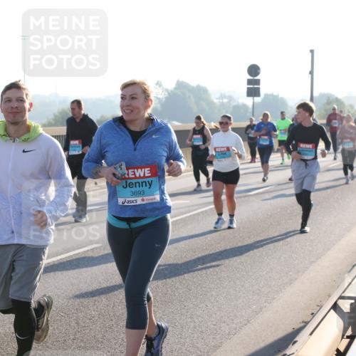 03.10.2025 - Köhlbrandbrückenlauf Lena Gebhardt http://msf.ph/oto/9043236 03.10.2025 09:26:29 Position 1 3693 meine-sportfotos.de
