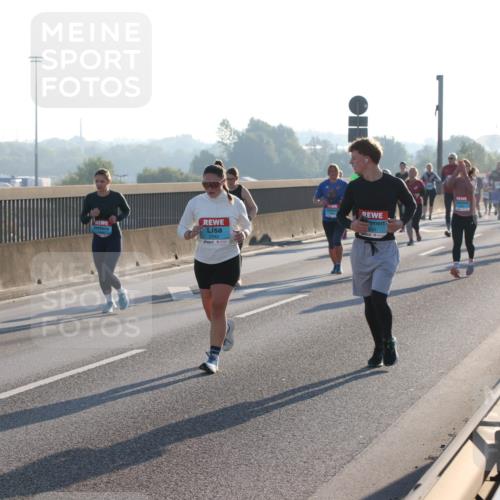 03.10.2025 - Köhlbrandbrückenlauf Lena Gebhardt http://msf.ph/oto/9043269 03.10.2025 09:26:31 Position 1 1942, 2340 meine-sportfotos.de