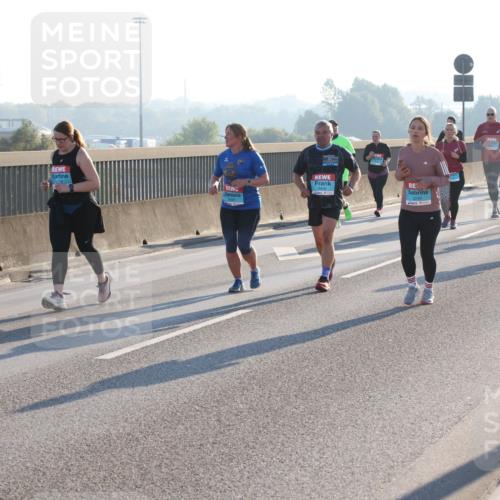 03.10.2025 - Köhlbrandbrückenlauf Lena Gebhardt http://msf.ph/oto/9043337 03.10.2025 09:26:34 Position 1  meine-sportfotos.de