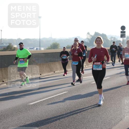 03.10.2025 - Köhlbrandbrückenlauf Lena Gebhardt http://msf.ph/oto/9043442 03.10.2025 09:26:38 Position 1 1209 meine-sportfotos.de