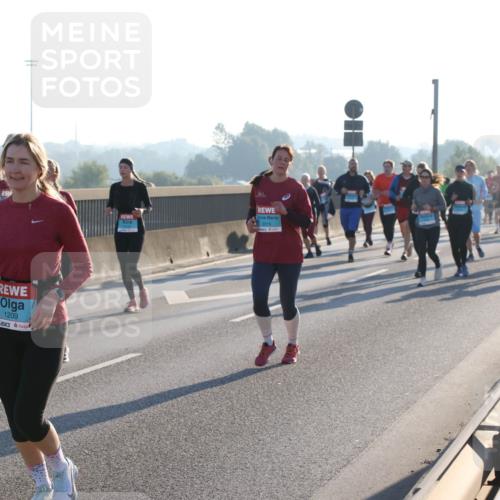 03.10.2025 - Köhlbrandbrückenlauf Lena Gebhardt http://msf.ph/oto/9043484 03.10.2025 09:26:39 Position 1 1209 meine-sportfotos.de