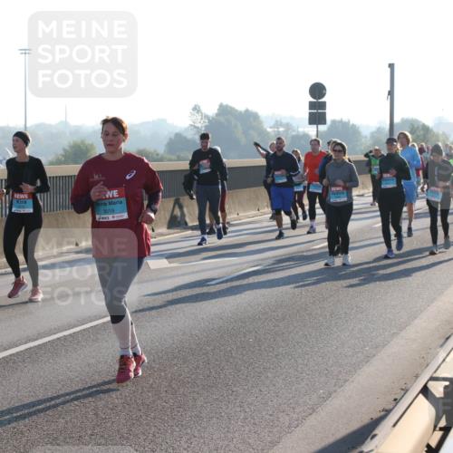 03.10.2025 - Köhlbrandbrückenlauf Lena Gebhardt http://msf.ph/oto/9043518 03.10.2025 09:26:40 Position 1 25, 148, 3019 meine-sportfotos.de