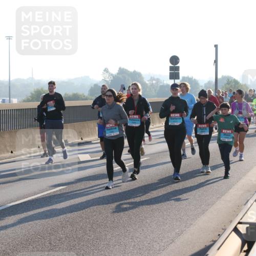 03.10.2025 - Köhlbrandbrückenlauf Lena Gebhardt http://msf.ph/oto/9043551 03.10.2025 09:26:43 Position 1 2284 meine-sportfotos.de