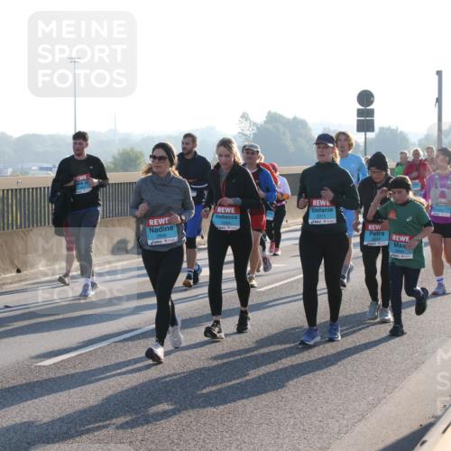 03.10.2025 - Köhlbrandbrückenlauf Lena Gebhardt http://msf.ph/oto/9043576 03.10.2025 09:26:44 Position 1 2899, 2284, 2271 meine-sportfotos.de