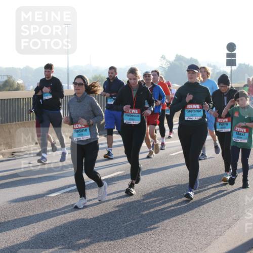 03.10.2025 - Köhlbrandbrückenlauf Lena Gebhardt http://msf.ph/oto/9043594 03.10.2025 09:26:44 Position 1 2899, 2284, 2271, 2900, 2898 meine-sportfotos.de