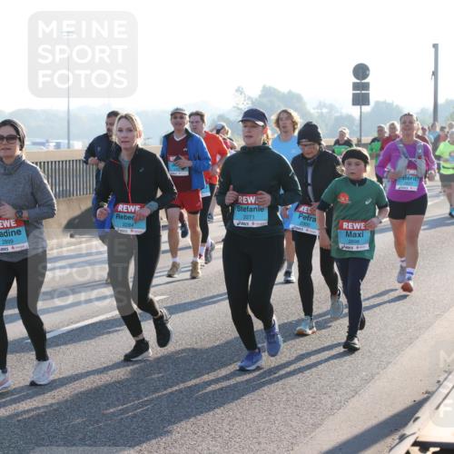03.10.2025 - Köhlbrandbrückenlauf Lena Gebhardt http://msf.ph/oto/9043613 03.10.2025 09:26:45 Position 1 2383, 2899, 2284, 1, 2271, 2900, 2898 meine-sportfotos.de