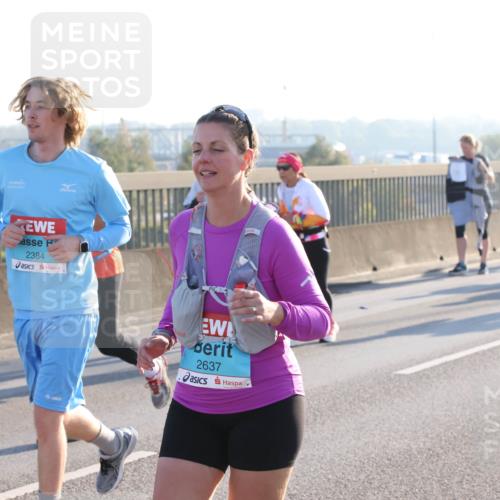 03.10.2025 - Köhlbrandbrückenlauf Lena Gebhardt http://msf.ph/oto/9043703 03.10.2025 09:26:48 Position 1 2384, 2637 meine-sportfotos.de