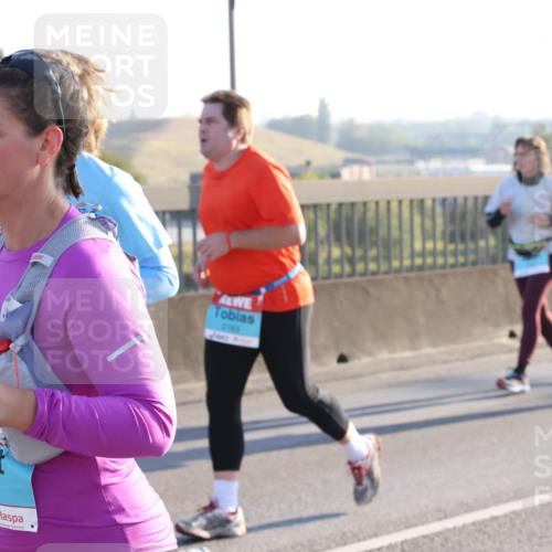 03.10.2025 - Köhlbrandbrückenlauf Lena Gebhardt http://msf.ph/oto/9043722 03.10.2025 09:26:49 Position 1 2637, 216 meine-sportfotos.de