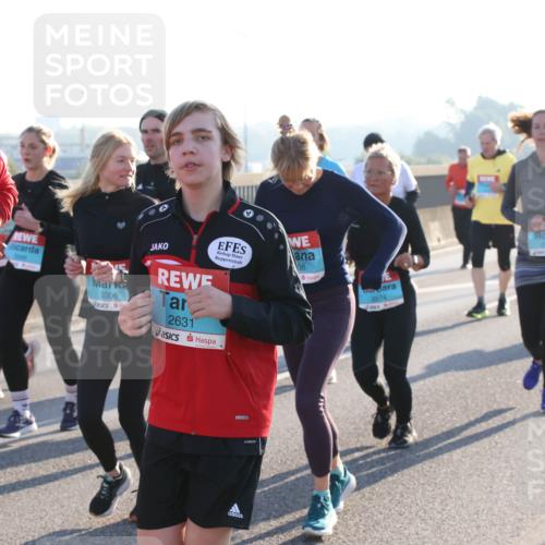 03.10.2025 - Köhlbrandbrückenlauf Lena Gebhardt http://msf.ph/oto/9043930 03.10.2025 09:26:57 Position 1 08, 3566, 3306, 2631, 2574 meine-sportfotos.de