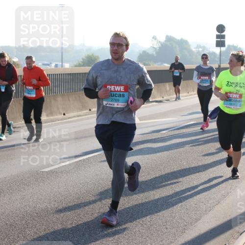 03.10.2025 - Köhlbrandbrückenlauf Lena Gebhardt http://msf.ph/oto/9044027 03.10.2025 09:27:00 Position 1 251, 2769, 2439, 1800 meine-sportfotos.de