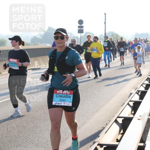 03.10.2025 - Köhlbrandbrückenlauf Lena Gebhardt http://msf.ph/oto/9044146 03.10.2025 09:27:05 Position 1 2014, 2830 meine-sportfotos.de
