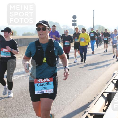 03.10.2025 - Köhlbrandbrückenlauf Lena Gebhardt http://msf.ph/oto/9044160 03.10.2025 09:27:05 Position 1 2014, 2830 meine-sportfotos.de