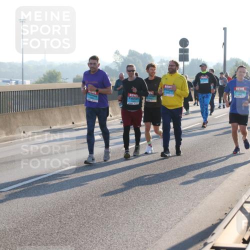 03.10.2025 - Köhlbrandbrückenlauf Lena Gebhardt http://msf.ph/oto/9044190 03.10.2025 09:27:07 Position 1 2988 meine-sportfotos.de