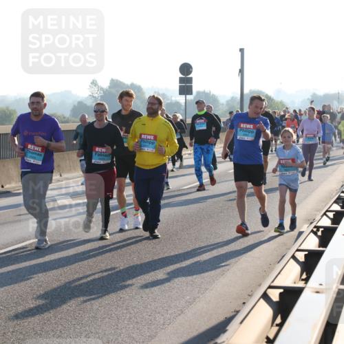 03.10.2025 - Köhlbrandbrückenlauf Lena Gebhardt http://msf.ph/oto/9044208 03.10.2025 09:27:08 Position 1  meine-sportfotos.de