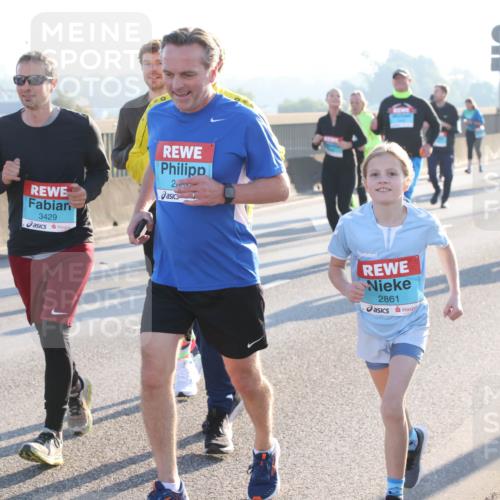 03.10.2025 - Köhlbrandbrückenlauf Lena Gebhardt http://msf.ph/oto/9044329 03.10.2025 09:27:10 Position 1 3429, 20, 2861 meine-sportfotos.de
