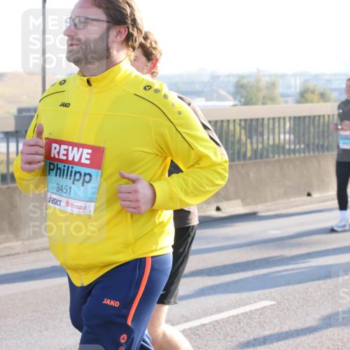 03.10.2025 - Köhlbrandbrückenlauf Lena Gebhardt http://msf.ph/oto/9044395 03.10.2025 09:27:12 Position 1 3451 meine-sportfotos.de