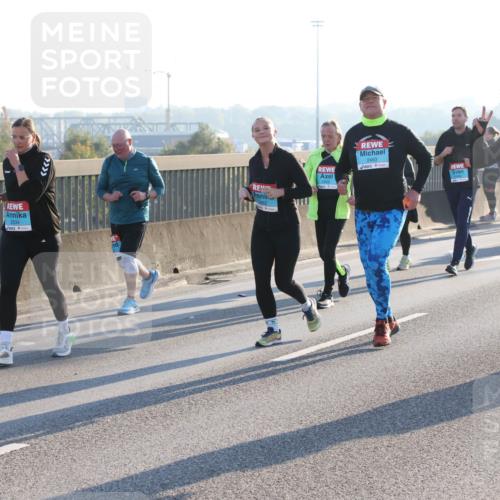 03.10.2025 - Köhlbrandbrückenlauf Lena Gebhardt http://msf.ph/oto/9044408 03.10.2025 09:27:12 Position 1 2534, 2463, 2505, 1965 meine-sportfotos.de