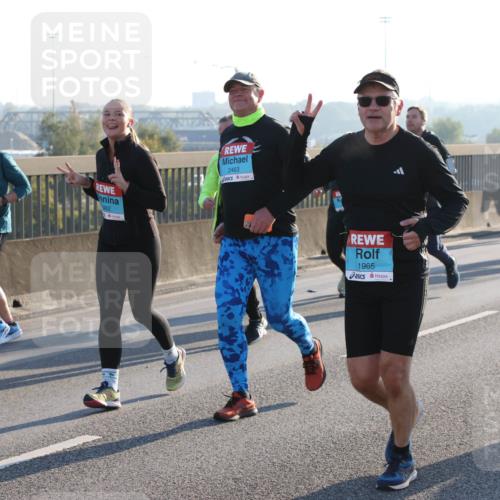 03.10.2025 - Köhlbrandbrückenlauf Lena Gebhardt http://msf.ph/oto/9044469 03.10.2025 09:27:14 Position 1 462, 2463, 1965 meine-sportfotos.de