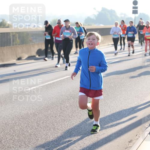03.10.2025 - Köhlbrandbrückenlauf Lena Gebhardt http://msf.ph/oto/9044541 03.10.2025 09:27:16 Position 1 1 meine-sportfotos.de