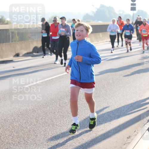 03.10.2025 - Köhlbrandbrückenlauf Lena Gebhardt http://msf.ph/oto/9044548 03.10.2025 09:27:16 Position 1  meine-sportfotos.de