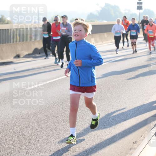 03.10.2025 - Köhlbrandbrückenlauf Lena Gebhardt http://msf.ph/oto/9044555 03.10.2025 09:27:16 Position 1  meine-sportfotos.de