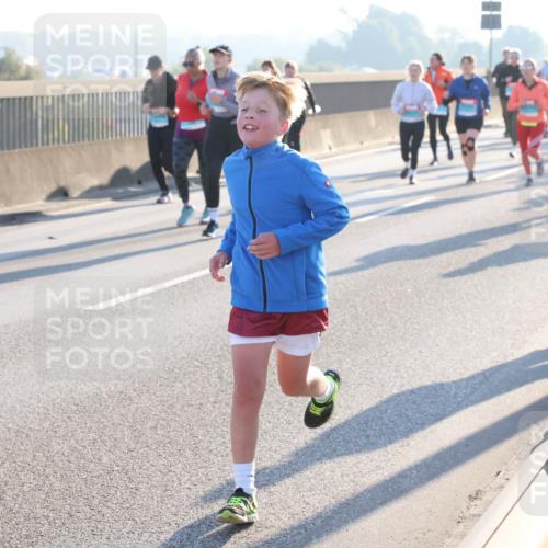 03.10.2025 - Köhlbrandbrückenlauf Lena Gebhardt http://msf.ph/oto/9044560 03.10.2025 09:27:16 Position 1  meine-sportfotos.de