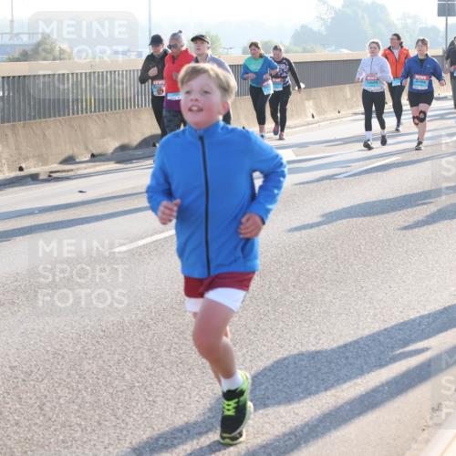 03.10.2025 - Köhlbrandbrückenlauf Lena Gebhardt http://msf.ph/oto/9044580 03.10.2025 09:27:16 Position 1  meine-sportfotos.de