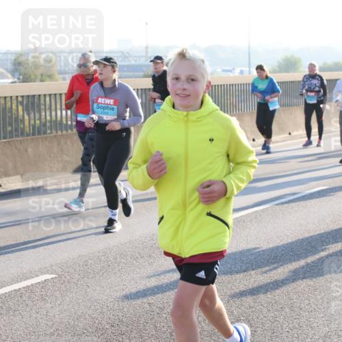 03.10.2025 - Köhlbrandbrückenlauf Lena Gebhardt http://msf.ph/oto/9044626 03.10.2025 09:27:18 Position 1 2393 meine-sportfotos.de
