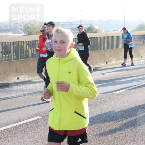 03.10.2025 - Köhlbrandbrückenlauf Lena Gebhardt http://msf.ph/oto/9044639 03.10.2025 09:27:18 Position 1 2599 meine-sportfotos.de