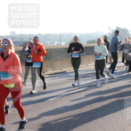 03.10.2025 - Köhlbrandbrückenlauf Lena Gebhardt http://msf.ph/oto/9044750 03.10.2025 09:27:22 Position 1 1074 meine-sportfotos.de