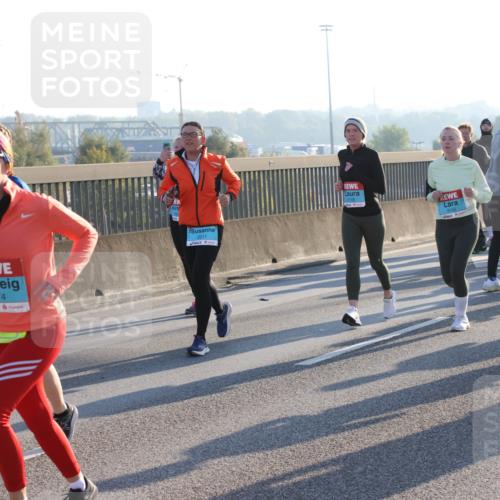 03.10.2025 - Köhlbrandbrückenlauf Lena Gebhardt http://msf.ph/oto/9044754 03.10.2025 09:27:22 Position 1 2250, 3074, 2211, 3105, 3102 meine-sportfotos.de