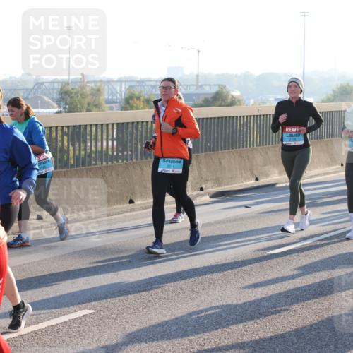 03.10.2025 - Köhlbrandbrückenlauf Lena Gebhardt http://msf.ph/oto/9044763 03.10.2025 09:27:22 Position 1 3074, 3195, 2211, 3105 meine-sportfotos.de