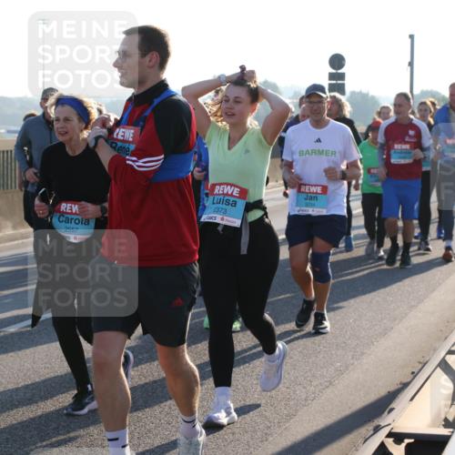 03.10.2025 - Köhlbrandbrückenlauf Lena Gebhardt http://msf.ph/oto/9044789 03.10.2025 09:27:24 Position 1 2557, 2373, 3234 meine-sportfotos.de