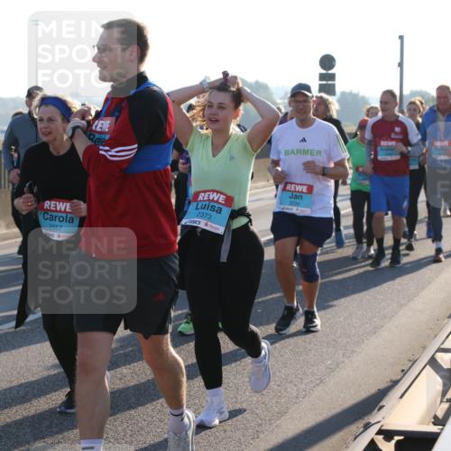 03.10.2025 - Köhlbrandbrückenlauf Lena Gebhardt http://msf.ph/oto/9044793 03.10.2025 09:27:24 Position 1 2557, 2373, 3234 meine-sportfotos.de