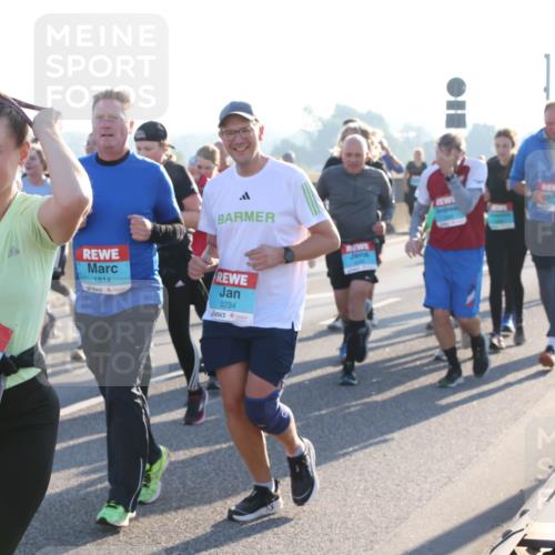 03.10.2025 - Köhlbrandbrückenlauf Lena Gebhardt http://msf.ph/oto/9044815 03.10.2025 09:27:25 Position 1 2373, 1814, 3234 meine-sportfotos.de