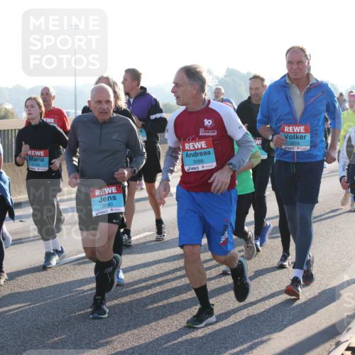 03.10.2025 - Köhlbrandbrückenlauf Lena Gebhardt http://msf.ph/oto/9044862 03.10.2025 09:27:27 Position 1 3543, 2162, 3090, 3088, 2659, 03, 2356 meine-sportfotos.de