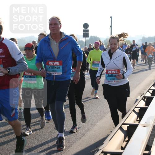 03.10.2025 - Köhlbrandbrückenlauf Lena Gebhardt http://msf.ph/oto/9044888 03.10.2025 09:27:27 Position 1 2659, 22, 3430, 3, 3040, 2356 meine-sportfotos.de