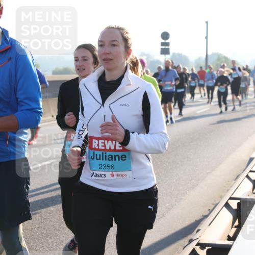 03.10.2025 - Köhlbrandbrückenlauf Lena Gebhardt http://msf.ph/oto/9044930 03.10.2025 09:27:29 Position 1 2009, 2356 meine-sportfotos.de