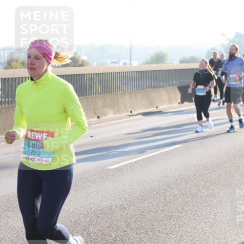 03.10.2025 - Köhlbrandbrückenlauf Lena Gebhardt http://msf.ph/oto/9045042 03.10.2025 09:27:31 Position 1 96, 2213 meine-sportfotos.de