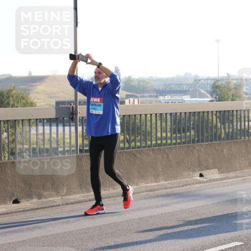03.10.2025 - Köhlbrandbrückenlauf Lena Gebhardt http://msf.ph/oto/9045081 03.10.2025 09:27:33 Position 1 2184 meine-sportfotos.de