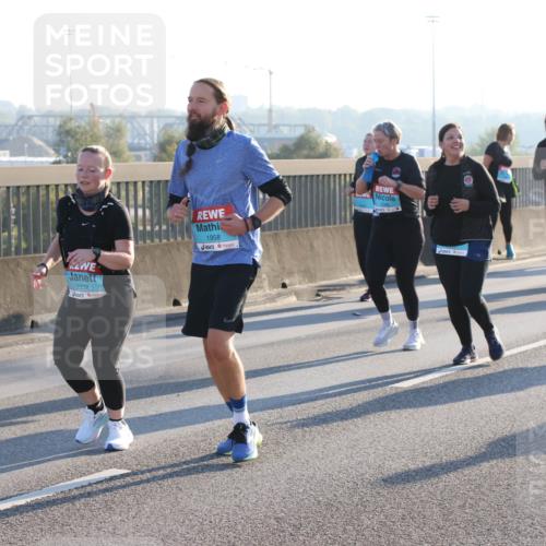 03.10.2025 - Köhlbrandbrückenlauf Lena Gebhardt http://msf.ph/oto/9045150 03.10.2025 09:27:35 Position 1 2238, 1958 meine-sportfotos.de