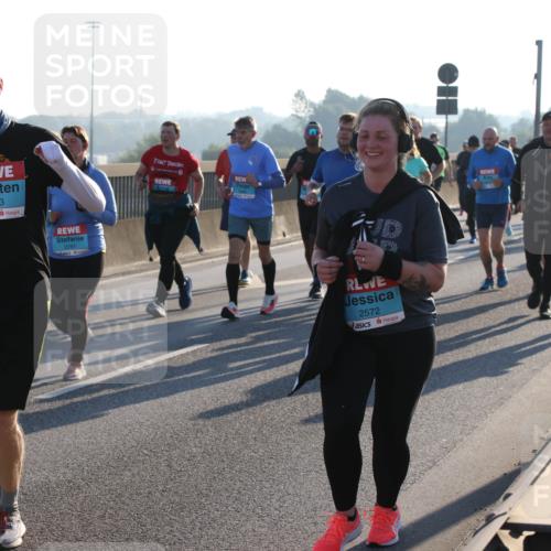 03.10.2025 - Köhlbrandbrückenlauf Lena Gebhardt http://msf.ph/oto/9045290 03.10.2025 09:27:38 Position 1 3553, 2781, 2572 meine-sportfotos.de