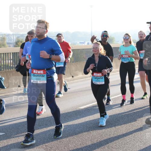 03.10.2025 - Köhlbrandbrückenlauf Lena Gebhardt http://msf.ph/oto/9045374 03.10.2025 09:27:41 Position 1 2366, 2375 meine-sportfotos.de