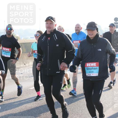 03.10.2025 - Köhlbrandbrückenlauf Lena Gebhardt http://msf.ph/oto/9045407 03.10.2025 09:27:42 Position 1 2375, 2676, 2406 meine-sportfotos.de